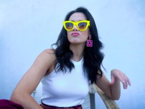 Samantha Win Instagram - I decided that these cheap sunglasses warranted their own photoshoot. I like them so much 🥹☀️

#itsthelittlethings
