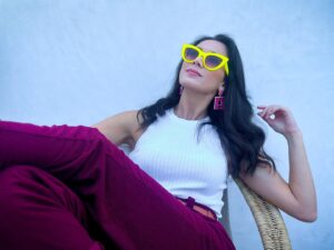 Samantha Win Instagram - I decided that these cheap sunglasses warranted their own photoshoot. I like them so much 🥹☀️

#itsthelittlethings