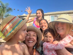 Samantha Win Instagram - Highlights of #StrikeSummer 

Friends, kids, beaches, parties and food!

I couldn’t add enough tags ><