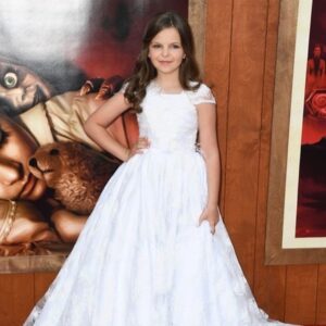 Samara Lee Instagram - Annabelle Comes Home is in theaters NOW! Who let her out.... 😈 PREMIERE PHOTOOOOOOS! #annabellecomeshome #samaralee #annabelle #theconjuringuniverse #jameswan