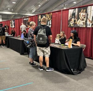 Samara Lee Instagram - I had an amazing time at @spookalafl this past weekend! I got to meet so many new people and fans 💕 Thank you all for coming out!! 

#spookala