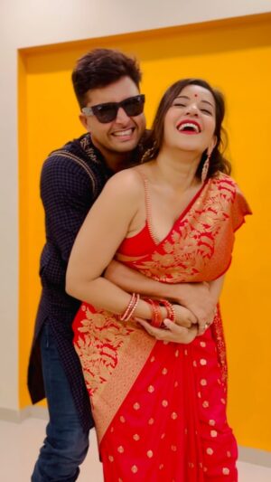 Sambhavna Seth Instagram - In My Playlist 🥰 Now @sambhavnasethofficial … lovely Song… 🎵 

#sambhavnaseth #dancingqueen #trendingreels #trending #song #lovedit