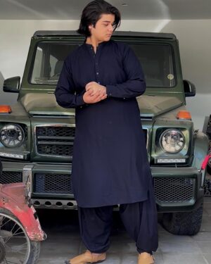 Sami Khan Instagram - Jummah Mubarak 🫂❤️
.
.
.
.
.
.
.
.
.
.
.
#samikhan #samikhanofficial #samikhansk #explorepage #explore #exploremore #instagram #insta #instagrampakistan #jummahmubarak #gwagon