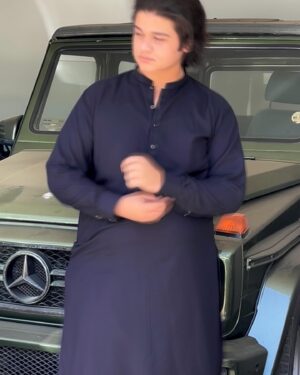 Sami Khan Instagram - Jummah Mubarak 🫂❤️
.
.
.
.
.
.
.
.
.
.
.
#samikhan #samikhanofficial #samikhansk #explorepage #explore #exploremore #instagram #insta #instagrampakistan #jummahmubarak #gwagon