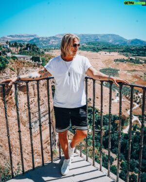 Sami Kuronen Instagram - Ronda 🩵 pieni ja satumaisen kaunis vuoristokaupunki Andalusiassa.
#ronda #andalucia #spain