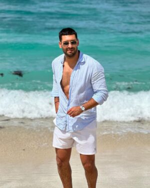 Samir Benzema Instagram - keep smiling 🇲🇺 

Chemise @lescanebiers 
Short @ralphlauren @spartoogram