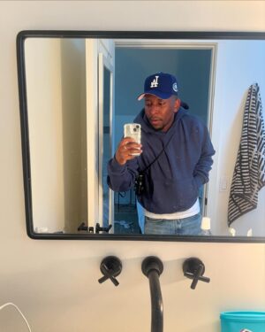 Samm Henshaw Instagram - Yo thank you for all the love on fade, keep listening keep sharing. Currently working on the next album so I’m struggling to multitask but thank you for all the love so far. ❤️ question, do you just wanna see the process of me making music cos that’s all I have to offer In terms of content atm lol.