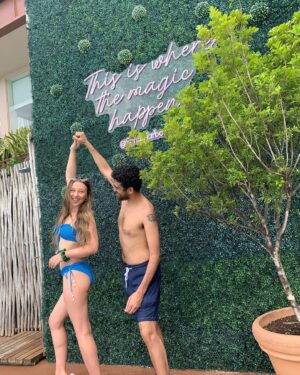 Sammi Barber Instagram - 🌴🌞 Had a great time checking out the cutest #southflorida hidden gem!💎🛥️ @sandsharborresort #ad #pompanobeach #sandsharborresort #poolday #browardbrunch #pompanobeachfood @cityofpompanobeach 

This is a cute place for a staycation.
We enjoyed cocktails and brunch poolside while listening to the live DJ! 
🍹Brunch what we had: 
Crispy Chicken and Waffles 
Breakfast Potatoes
Classic Breakfast with applewood bacon
GUACAMOLE & PICO DE GALLO 😍

We made new friends at the doc side bar which had great vibes for a #sundayfunday 🎉 it was great seeing all the boats! 
Bar: Strawberry Margaritas 
  Expresso Martini 
  Orange Creamsicle shots! 
How cool are the views from the 9th floor guest rooms!? 😍🤍 
After a quick in suite shower, and second to relax we headed down for a quick dinner bite. 
🍽️ What we had for DINNER:
BEACH CHEESEBURGER & fries
CHICKEN WINGS
BEEF SKEWERS. 
So much more to share stay tuned for our @sandsharborresort staycation experience reel! 🤩🌊 @sandsonthewater 

Thanks for having us! #collab