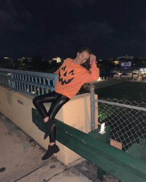 Sammi Barber Instagram - Sup witches! 🧹 
Happy Halloween everyone! 🎃👻swipe to the end to see why drinking potions with achohol is a bad idea 😹🥰 #halloweenfun #spookyseason #pumpkinfest 

Outfit details 🔗 linked on my LTK (screenshot to copy and paste)
https://liketk.it/4muoO

**may be eligible to earn commission