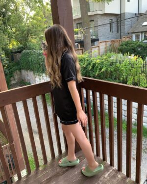 Sammi Barber Instagram - Relaxing summer nights for the win 🌜🖤
PJ set and slides linked on my LTK - link in bio💫
#summernights #summerpjs #pjset #slidesandals #torontobeaches #summervibes

@shewinofficial
Use code: Sammi10 ( extra 10% off for any order)
#shewinofficial #shewinwholesale