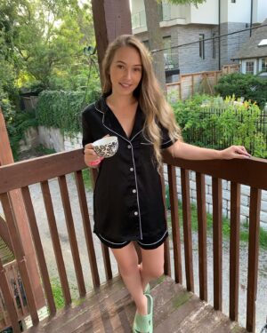 Sammi Barber Instagram - Relaxing summer nights for the win 🌜🖤
PJ set and slides linked on my LTK - link in bio💫
#summernights #summerpjs #pjset #slidesandals #torontobeaches #summervibes

@shewinofficial
Use code: Sammi10 ( extra 10% off for any order)
#shewinofficial #shewinwholesale