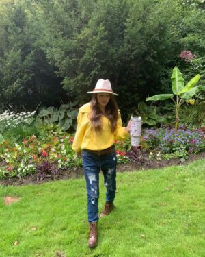 Sammi Barber Instagram - Be -leaf in transition 🍂🍁@shewinofficial
🤍Gifted - Use code: Sammi10 ( extra 10% off for any order)
#shewinofficial #shewinwholesale

jeans👖
bag 🎒
sweatshirt 🥼
tumbler 🥤

Follow my shop @sammibarber on the @shop.LTK app to shop this post and get my exclusive app-only content!

https://liketk.it/4hJxC #falllooks