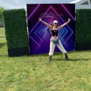 Sammi Barber Instagram - Wont lie these songs brought me back to my teens and we might have overdone it a little 😇 
Growing in in Durham you learn how to party a bit to hard. 

Little bit of summer so far! 
I’m behind but here are some fun moments from @hotinherre.ca 
#hotinherretoronto #summerfun #torontosummer *invited*