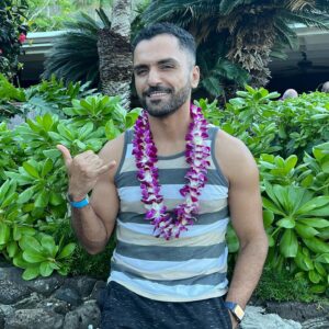 Sammy Sheik Instagram - Mele Kalimaka/Merry Christmas to you all!! 🎄❤️🎄#hawaiianchristmas #blessedandgrateful