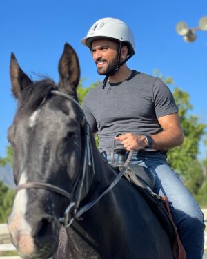 Sammy Sheik Instagram - Back to check on my new long faced bestie, Iowa!! 🐎🐎🐎