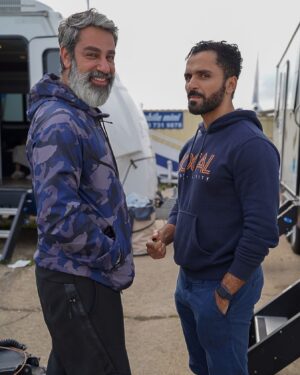 Sammy Sheik Instagram - Those two are definitely up to no good!! #setlife🎥 #partnersincrime😈 @officialeliechalouhy 📸: @mesharimojeabil