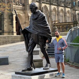 Sammy Sheik Instagram - Ran into the Mahatma on my morning walk, but he totally ignored me!!🧘🏽‍♂️#manchester #mahatmagandhi 🇬🇧