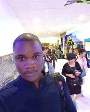 Samuel Abiola Robinson Instagram - 😊I'm on my way to Cochin, India. Currently hustling at Abu Dhabi Airport to catch my connecting flight. When I was leaving Kerala some months ago; I said I would be back. Well, I'm coming home!! ❤️❤️ Please make sure my Porotta Beef is cooking 😋😅 Happy Eid ❤️