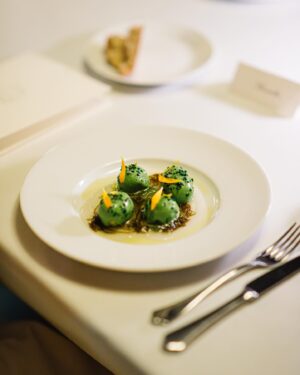 Samuel Arnold Instagram - An unforgettable culinary experience at @pavyllon_paris during @nolanstreasurefilm’s screening. A heartfelt thanks to @yannickalleno for blending passion with artistry 🎨✨. 

📸: @l.olympe 
📍: @pavyllon_paris