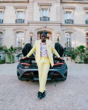 Samuel Arnold Instagram - 𝐏𝐀𝐑𝐓 𝟏

LIFE IS TOO SHORT TO DRIVE BORING CARS 🚀⚡️

#McLaren #McLarenParis #750s #supercar #fashion #paris #hotelstjames #carlovers #efschumacher #etreautomobile