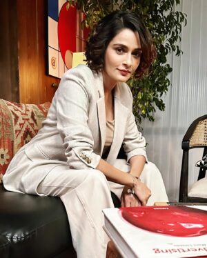 Samvedna Suwalka Instagram - Mandira 🤍🤍🤍

#DDD 
@tyyproductions 
@primevideoin