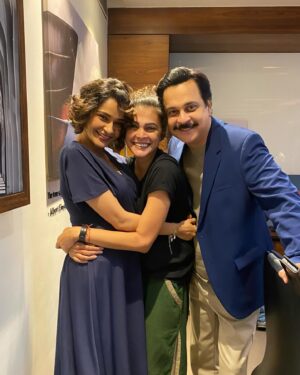 Samvedna Suwalka Instagram - Dear Debbie, 

  I had watched Pushpavalli and looked you up! I was a fan of your work! Had made a mental note that someday I would like to work with you! In fact I had a plan to write something and bring it to u ( I still do! 😛). 
  Life went on and one day I got an audition call for a character in a show being directed by you! I auditioned and I got the part! Now at different points in our career we take up work for different reasons. I took up Mandira’s character in Dil Dosti Dilemma only to work with you! Aaaaannnd I am so glad that I did! Cos not only did I get to be a part of a wonderful family, I got to see u in action and before I was a fan of your work, now I am a fan of yours!!

  You are the coolest, quirkiest, whackiest person I know! It was a joy to work with you and an absolute joy to witness your genius! 

  Wishing you many more shows and films and multiple seasons of all the shows u do! 

Love, 
Samvedna (Mandira)

P.S. while we were shooting last year, I had written a long post about my show jubilee and u had told me to write a post for our show! 😛 So just following your direction! 😝😘

P.P.S. Also our photos are all heart! ❤️

@tyyproductions 
@primevideoin 
#ddd