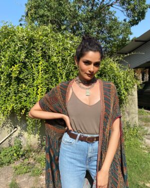 Samvedna Suwalka Instagram - Earth brown mud dirt