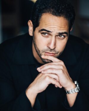 Samy Gharbi Instagram - Et ce sera la dernière de cette série realisée par @kev1nantoine 
Après promis je ne vous embêterai plus avec ma ganache pendant un petit moment… egotrip allo hehe
Et d’ailleurs mannequins, comédiens… 
N’hésitez pas à le contacter au 06.80.90…… Je plaisante !
Allez sur sa page insta, suivez le et contactez le si besoin
Vous verrez il est hyper sympa et cher, pas cher pardon :)