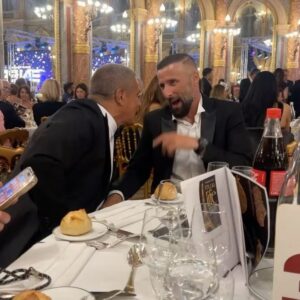 Samy Naceri Instagram - Magnifique soirée pour la remise des awards du magasine Turc moon Life  @aliinan75 @alperalpofficial 🇹🇷 @nicolasreyes_official @zuzep_gipsy_official @sandyserraofficial @s00_athena