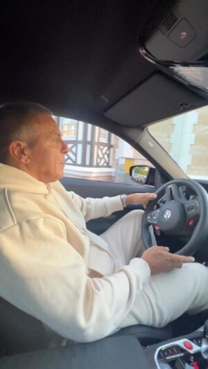 Samy Naceri Instagram - @sandyserraofficial  il est où ce poste de police ?