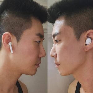 San E Instagram - 다음 나올 싱글 한쪽은 에어팟, 한쪽은 버즈로 모니터링중 알게 된 사실.
버즈 낀 쪽이 훨 잘생겼음