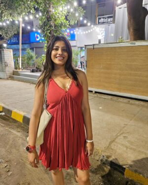 Sanchita Banerjee Instagram - ❤️💃❤️

#red #love #positivity #smile #cute #instagood #blessed #instadaily #sanchitabanerjee #beauty
