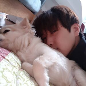 Sandeul Instagram - 망고는 따뜻해ㅎ
#들나잇
여러분 매의 눈 같이봐요~~♡