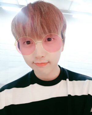 Sandeul Instagram - 셀카에 자신은 없지만...ㅎㅎ
#B1A4 #산들