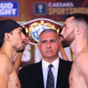 Sandor Martin Instagram - ¡Hemos venido a ganar! 🫡🇪🇸

Gracias por todos los mensajes de apoyo. ¡Sois enormes! Me siento muy afortunado de estar viviendo algo así. ❤️🥊

Mañana trataremos de hacer historia en el Madison Square Garden de Nueva York.

 ¡Que nadie dude! 🇺🇸🗽
@opisince82 @toprank @thegarden