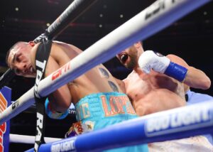 Sandor Martin Instagram - ¡Tuvieron que robarnos porque no pudieron con nosotros en el Madison Square Garden de Nueva York! 🇪🇸🥊

Nos dieron tres semanas y aceptamos el reto. Con la nariz rota desde el primer round, derribamos en dos ocasiones al local (solo contaron una) y dimos la talla. Tengo muchas cosas por decir, pero será otro día. 

Ha sido emocionante ilusionar a todo un país. Gracias, gracias y gracias a TODOS por vuestro apoyo. 

¡Que nadie dude! Un día voy a ser campeón mundial. 🚀🥊