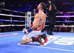 Sandor Martin Instagram - ¡Tuvieron que robarnos porque no pudieron con nosotros en el Madison Square Garden de Nueva York! 🇪🇸🥊

Nos dieron tres semanas y aceptamos el reto. Con la nariz rota desde el primer round, derribamos en dos ocasiones al local (solo contaron una) y dimos la talla. Tengo muchas cosas por decir, pero será otro día. 

Ha sido emocionante ilusionar a todo un país. Gracias, gracias y gracias a TODOS por vuestro apoyo. 

¡Que nadie dude! Un día voy a ser campeón mundial. 🚀🥊