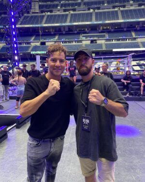 Sandor Martin Instagram - LVDA4

Un año más formando parte del mayor show que existe en España. Ahora toca descansar y preparar el Campeonato del Mundo 🇪🇸🥊