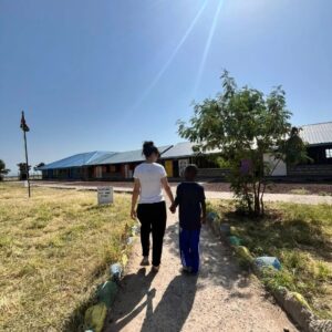 Sandra Blázquez Instagram - Lejos de uno o lejos del otro.
Trabajar en dos sitios que se separan 8.000km hace que siempre haya una parte que echo de menos. 
No es fácil...nada fácil...
Pero la única forma de que compense,  es haciendo y dando lo mejor de mí en cada momento.  Donde esté.