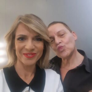 Sandra Felgueiras Instagram - Todos os dias cuidam de mim como uma princesa.
@raulsuelly 
@axigata
