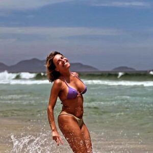 Sandra Felgueiras Instagram - Mudar de ano é como mudar de pele.
É despirmo-nos de tudo o que nos fez mal e preparar o corpo e alma para receber apenas boas energias. Foi isso que fui fazer ao Rio de Janeiro, a cidade dos meus sonhos.