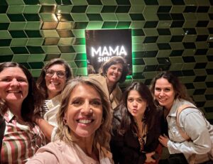 Sandra Felgueiras Instagram - Assim acaba mais um festejo de aniversário 🎁 Foi espetacularmente fantástico!!🤩 Parabéns 🎈 a todas as minhas amigas e amigos que partilharam este dia e todos os outros comigo.