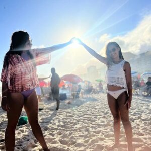 Sandra Felgueiras Instagram - Mudar de ano é como mudar de pele.
É despirmo-nos de tudo o que nos fez mal e preparar o corpo e alma para receber apenas boas energias. Foi isso que fui fazer ao Rio de Janeiro, a cidade dos meus sonhos.
