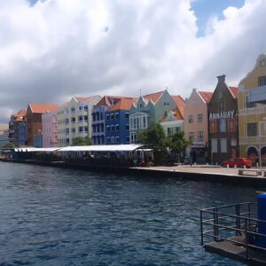 Sandra Kim Instagram - Holidays...february 2024!! 🇨🇼🏝🛳🦩⚓️☀️☀️☀️👌👌👌#willemstad #curaçao #neederlandsantilles  #hot #sun #chill #relax @jurgen.delanghe