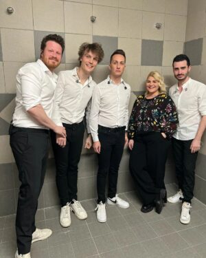Sandra Kim Instagram - With my boys...my band ❤️❤️🙏🙏🔥🔥 @armanyte @michaelasnot @svenvdw @hermansralph #myboys #myband @benoitlodace #ellebellejuwelen @ellebellejuwelen