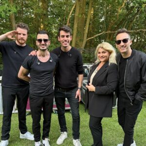 Sandra Kim Instagram - About last night ...thanks to @projectatelier_be to be part of their company party !! #liveshows #withmyboys #summertour @svenvdw @jellevancleemputte  @armanyte @michaelasnot @berndvp @fotografiedoeke @gregory.de.groep  @thebookingcompany  jewellery #ellebellejuwelen @ellebellejuwelen #Lola&Liza