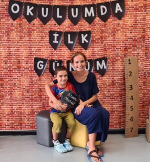 Sanem Balcı Instagram - İlk oryantasyon okul günü nasıl geçti..Şükürle..( Son fotoğraf nasıl başladığı,ilk fotoğraflar nasıl bittiğini anlatıyor) 🙏🧿😍💙💙💙