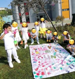 Sanem Balcı Instagram - Doğum günüm ve Dünya Çocuk Günü Kutlu Olsun😍😍🥳🥳❤️💚💛💙👨🏻‍🤝‍👨🏼👫🧑🏼‍🤝‍🧑🏿👩🏻‍🤝‍👩🏿
#iyikidogdum #happybirthdaytome #dünyaçocukgünü #şükür #oglum #alimiran