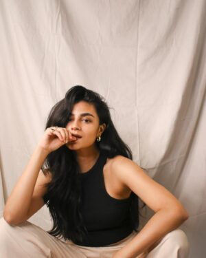 Sanjana Doss Instagram - Dream a little dream of me 💛
.
.
Worked with @jess.vnx after a longgg time and it felt so nice 😭🤍