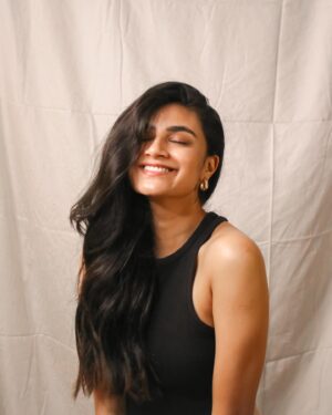 Sanjana Doss Instagram - Dream a little dream of me 💛
.
.
Worked with @jess.vnx after a longgg time and it felt so nice 😭🤍